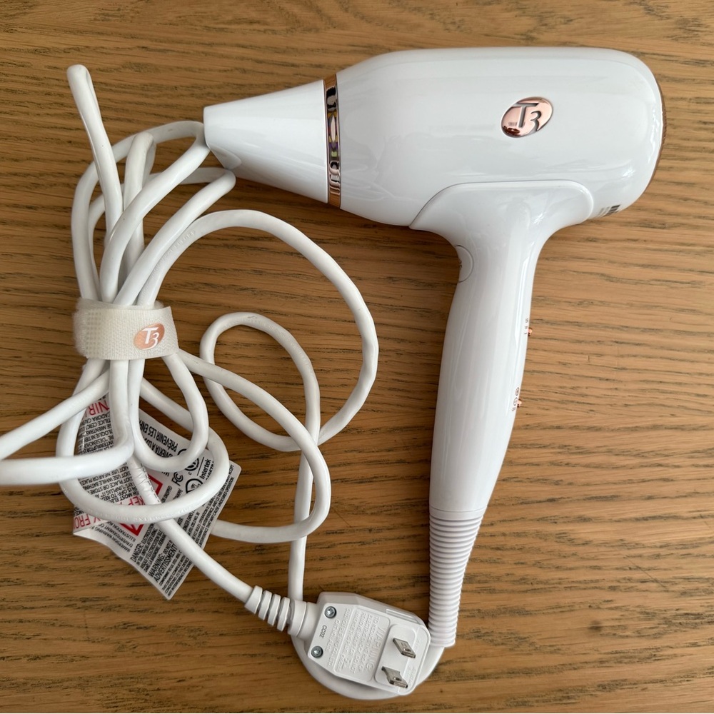 T3 Fit Travel Hair Dryer - White and Rose Gold - Like New - Picture 14 of 14